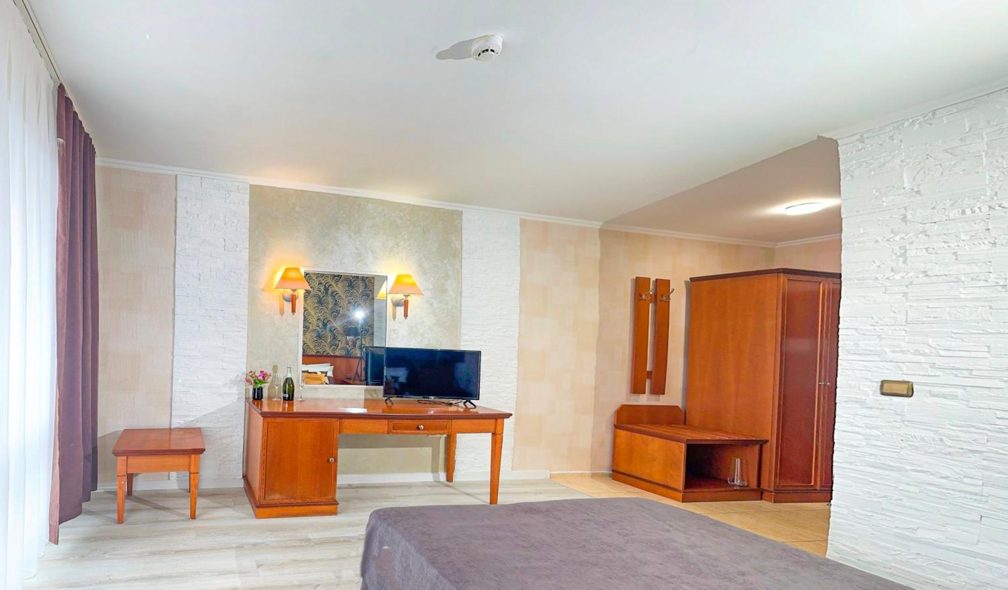 Otel Yo